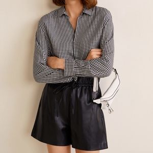 FAUX LEATHER SHORTS / MANGO